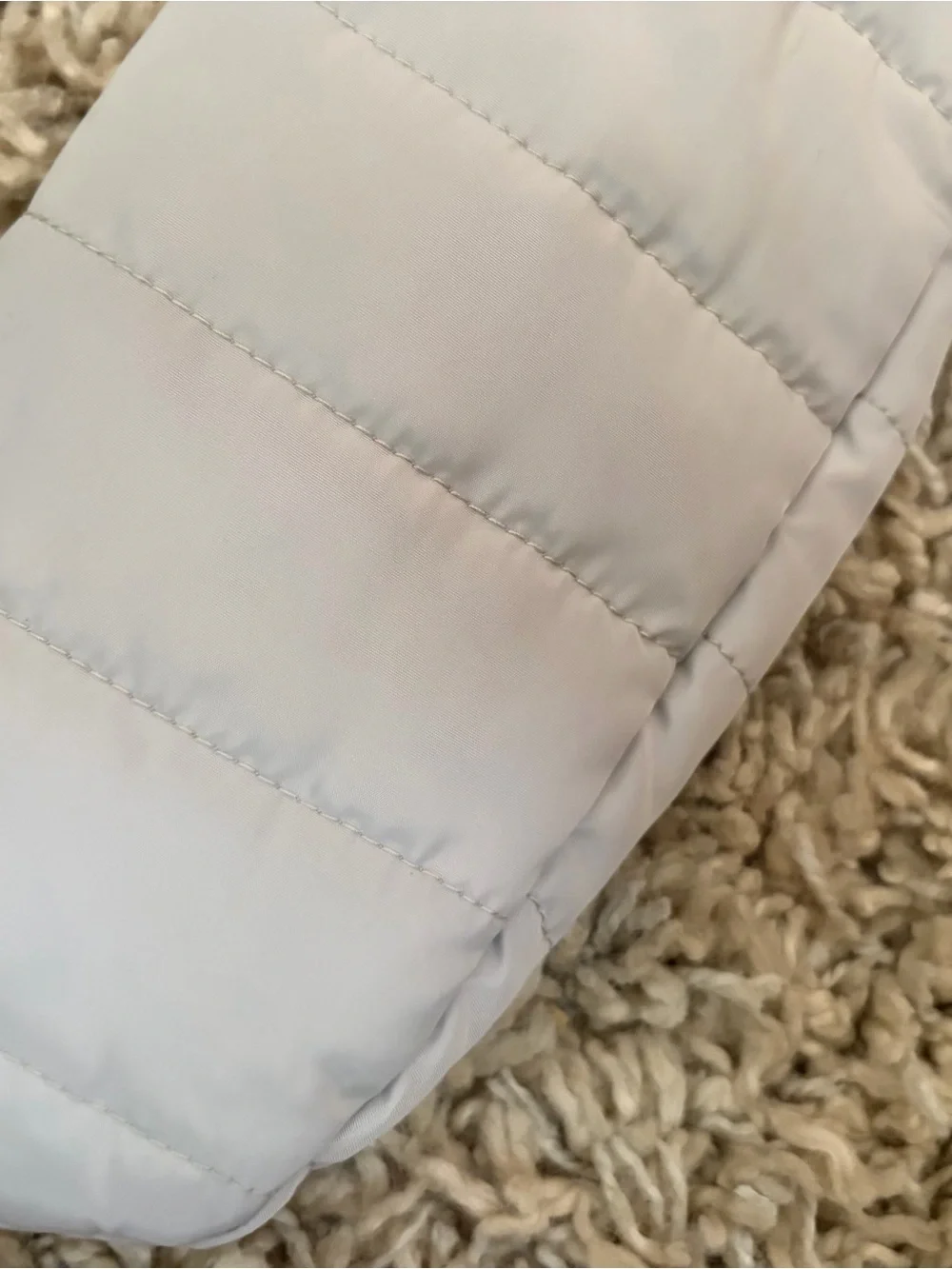 Vince Camuto Light Gray Quilted Mittens